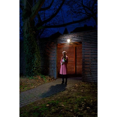 Fasādes gaismeklis 27W, 4000K, IP55 ENDURA PRO FLOOD SENSOR