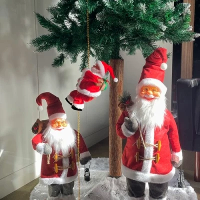 Ziemassvētku rotājums - Ziemassvētku vecītis uz virves ar melodiju, 3xAAA, 100cm